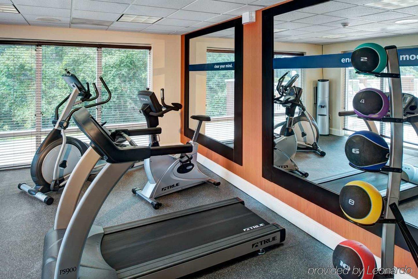 Hampton Inn & Suites Charlotte Arrowood Rd Facilidades foto